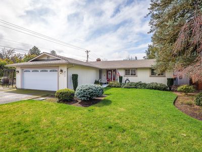 811 Lark Ellen Way, Grants Pass, OR, 97527
