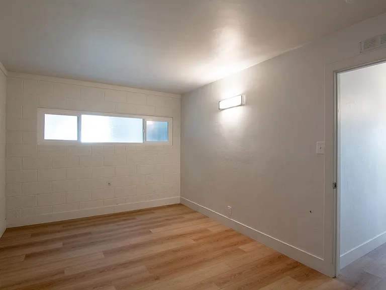 1055 Gilbert St — Photo 8