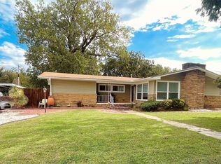 417 S Hughes Ave, Morris, OK 74445