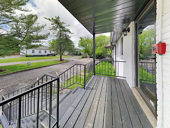 4th image of 5700 Leslie Ave #4