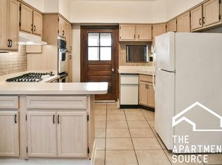 1141 W Taylor St #2, Chicago, IL 60607