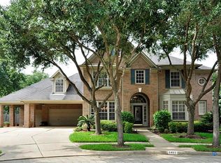 1402 Meadow Hill Dr, Sugar Land, TX 77479