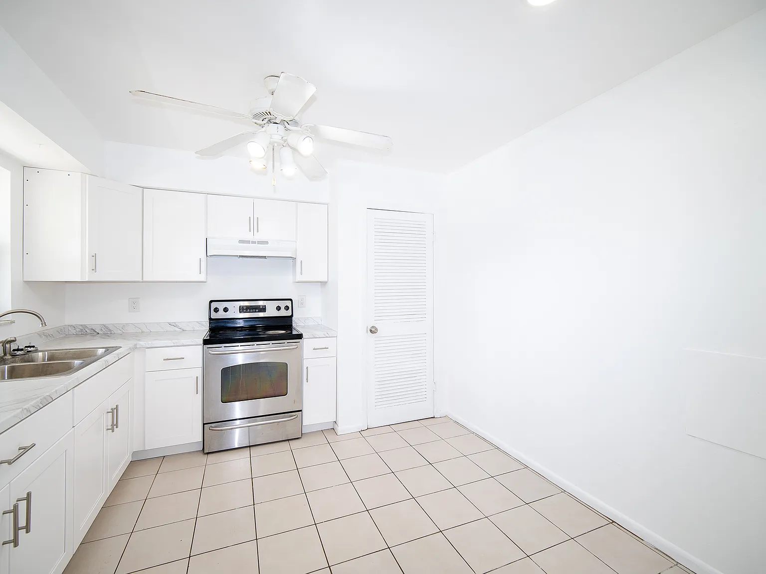 2 bed, 778 sqft, $1,499 — Photo 2