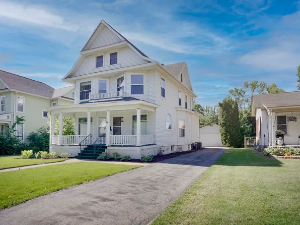 414 Oak St, Lena, IL 61048