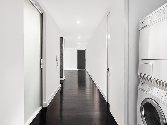 3rd image of 425 E 13th St #Gd