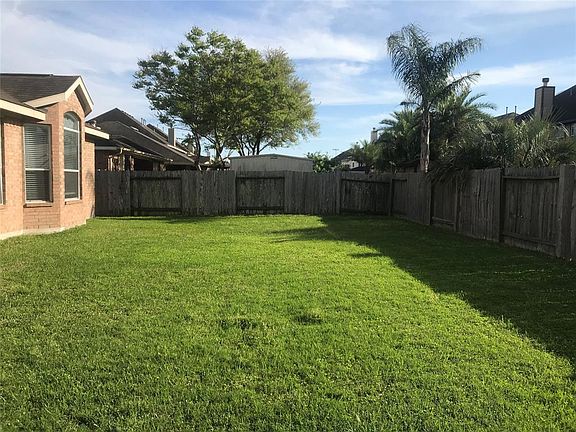 3rd image of 2626 Salt Grass Trl