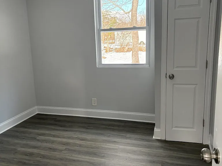 105 Floyd Ln — Photo 7
