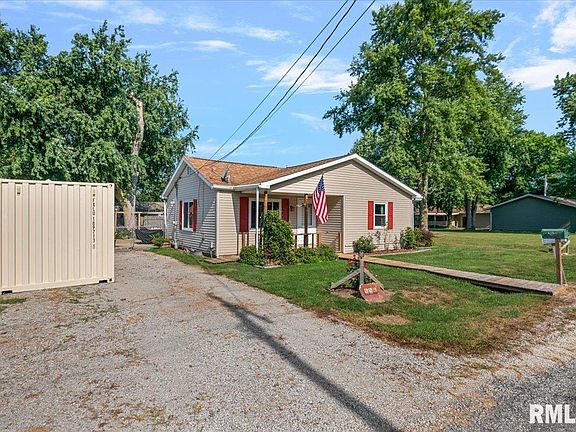 3rd image of 452 Elder St