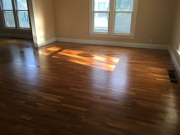 4th image of 811 S Washington Ave