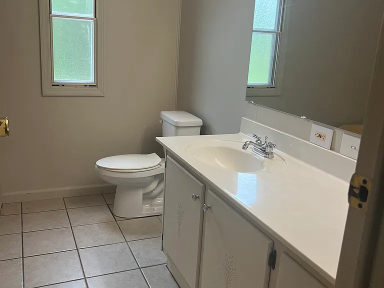 2652 Riverside Dr — Photo 5
