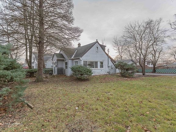 4th image of 426 Kenwood Dr