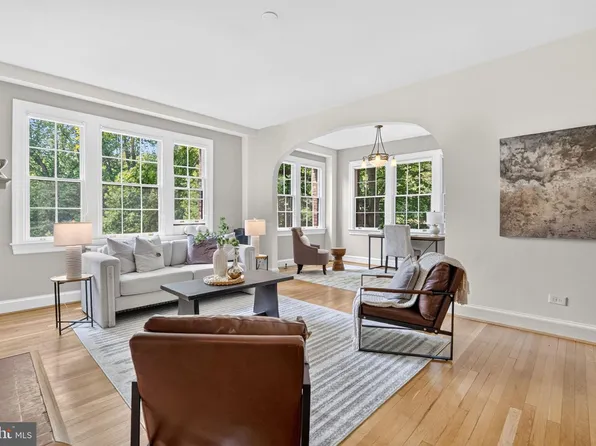 3041 Sedgwick St NW #201-D, Washington, DC 20008