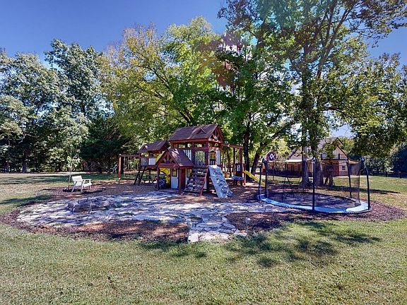 42nd image of 2622 Poplar Knoll Dr