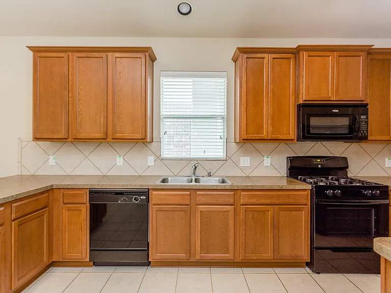 14714 Salamanca Ct — Photo 6