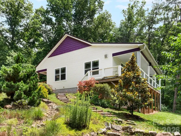 333 Herron Point Ln, Weaverville, NC 28787