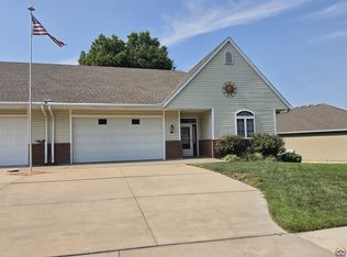 1143 SW Red Oaks Pl, Topeka, KS 66615