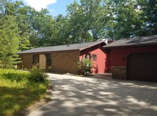 2046 Mill Pond Trl, Whitehall, MI