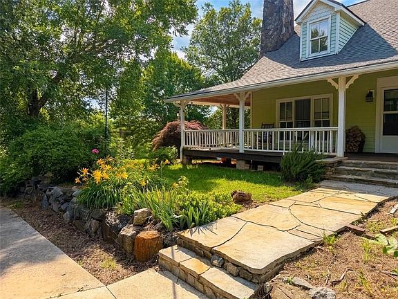 3rd image of 6911 Baker Cir