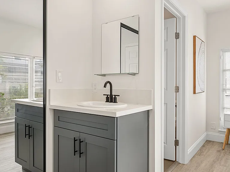1738 S Kelton Ave — Photo 26