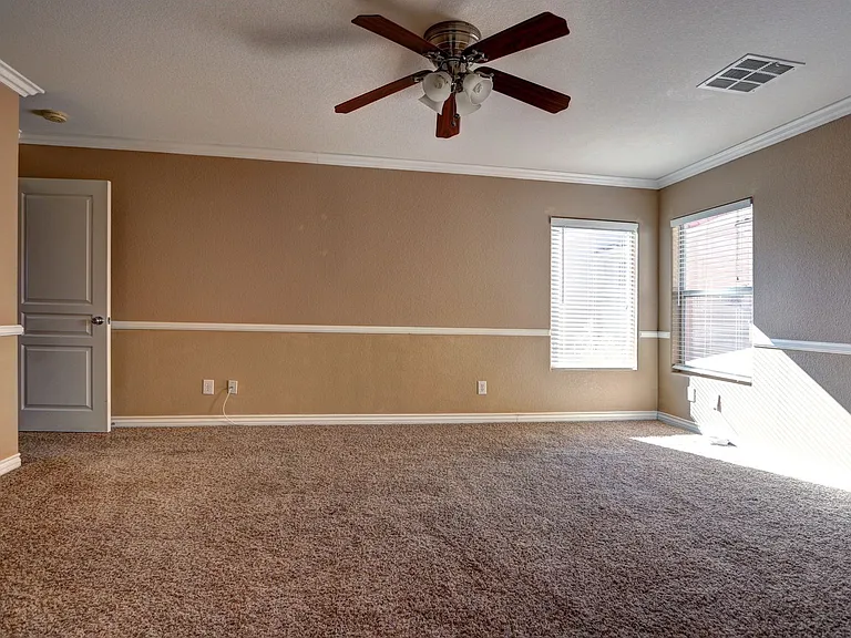 715 Shadwell St — Photo 16