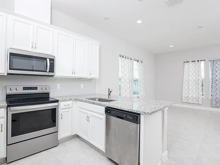 13825 Lippman Aly — Photo 12
