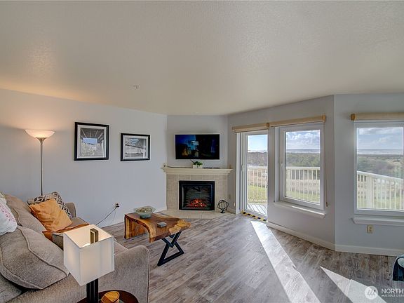 3rd image of 501 Shoreview Dr S #208