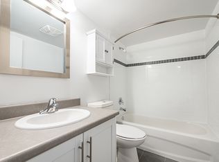 White Oaks Apartments, Oakville, ON L6H 2S1