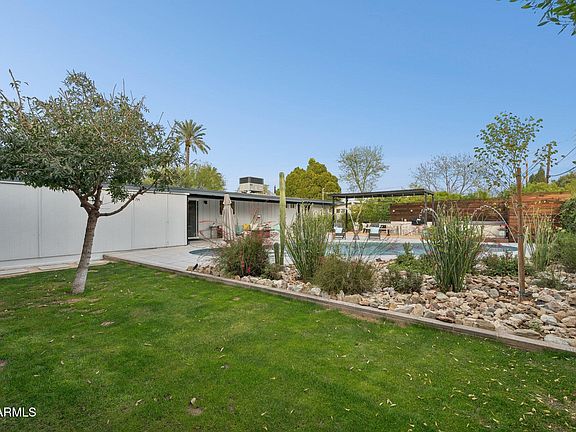 5th image of 1309 W GLENN Drive