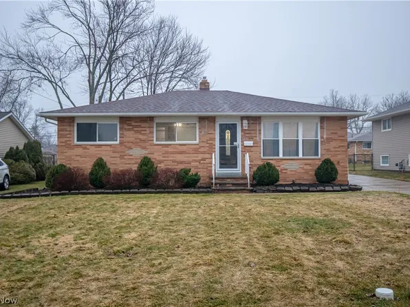 24570 Staghorn Dr, Bedford Hts, OH 44146