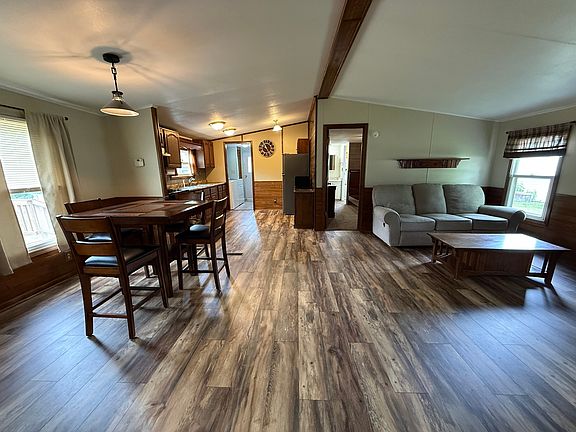 3rd image of 300 E Spencer St Lot 90