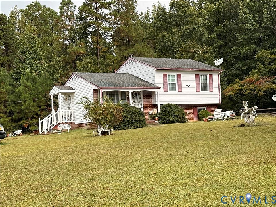 2nd image of 1455 Indian Oak Rd