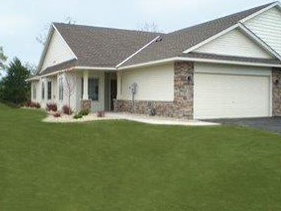 321 Summer Pl E, Maplewood, MN, 55117