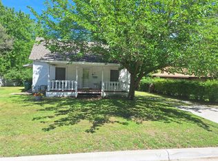 416 S Lindsay St, Gainesville, TX 76240