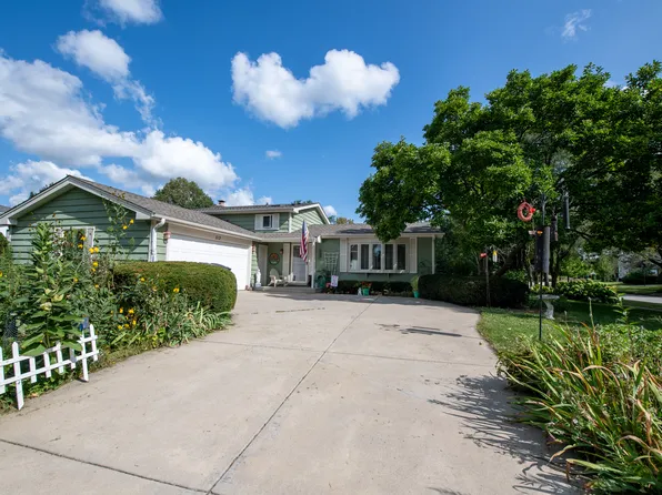 512 Sandy Ln, Libertyville, IL 60048