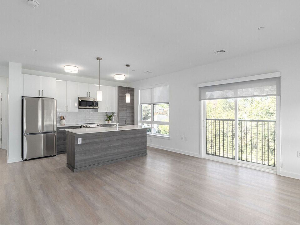 1st image of 1300 Greenwood Ave #105