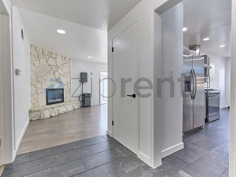 1410 Central Ave — Photo 3