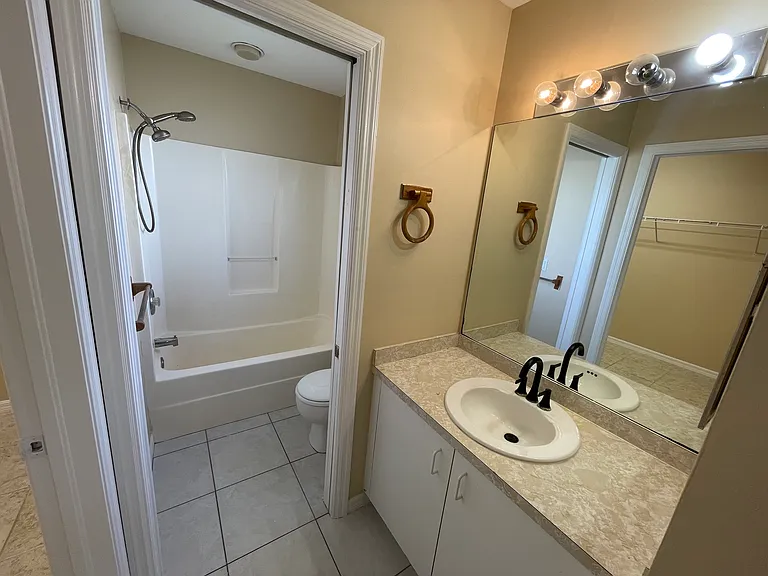 8259 Caloosa Rd — Photo 22