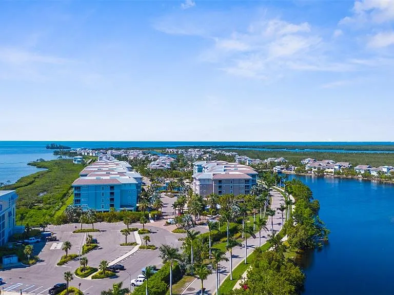 395 Aruba Cir #401 — Photo 36