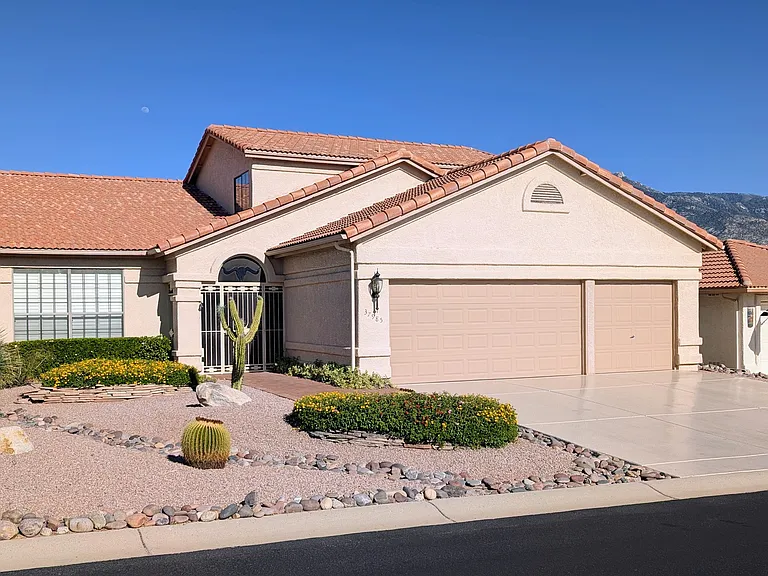 37985 S Eagle Dr — Photo 2