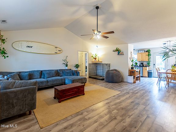 3rd image of 206 Hominy Court