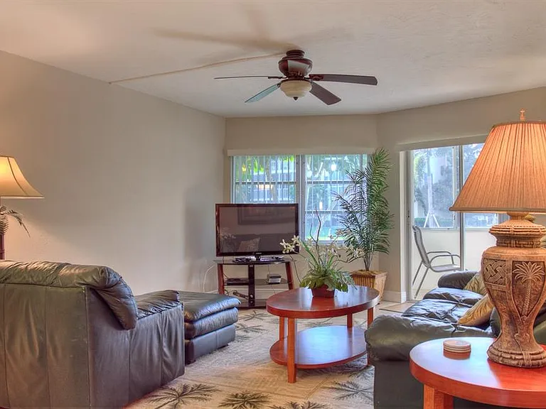 1250 N Portofino Dr #107MAR — Photo 9