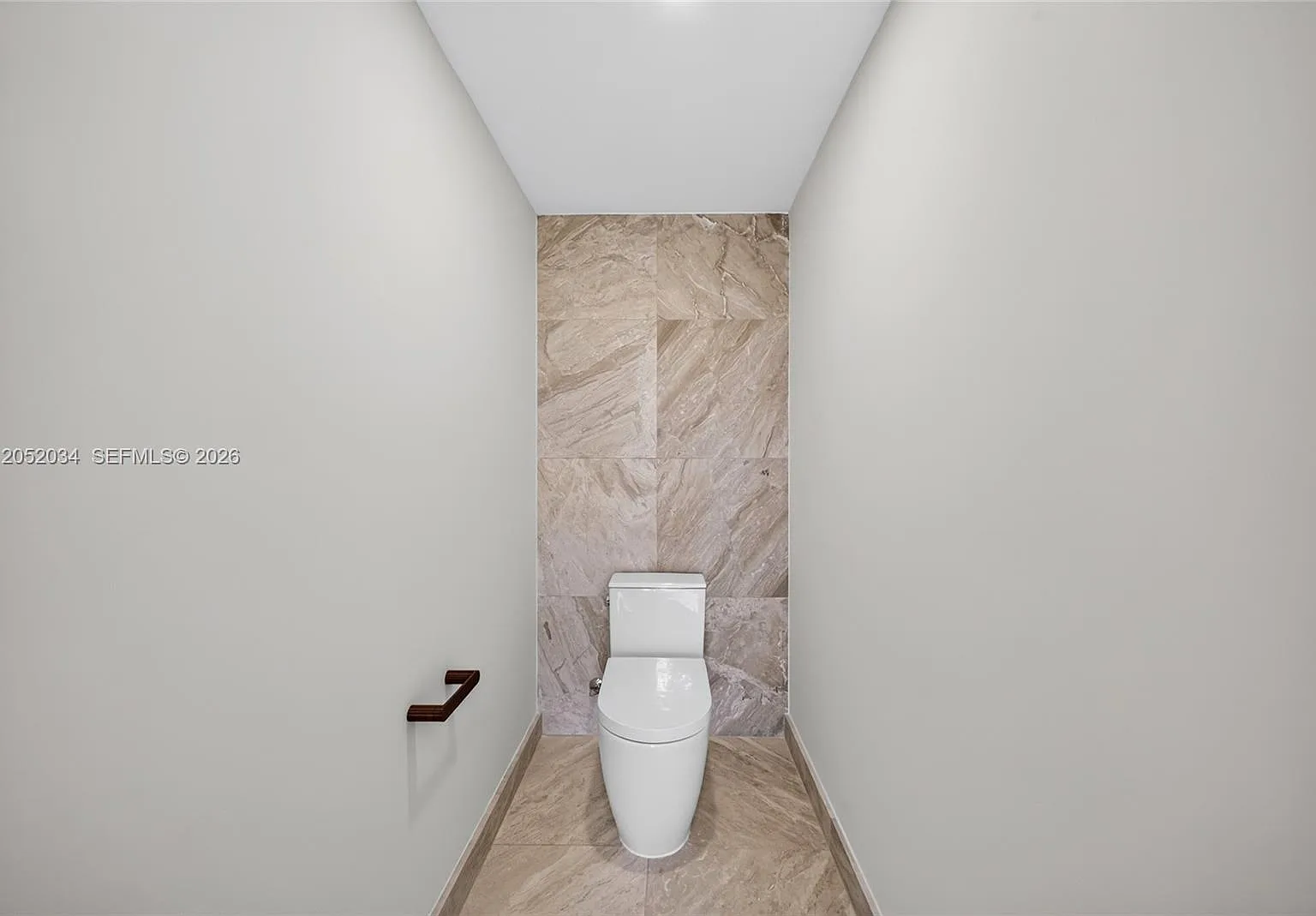 3 bed, 2.5 bath, 17000 sqft, $17,000 — Photo 3