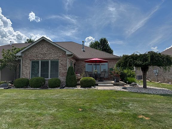5th image of 121 Cardinal Ln