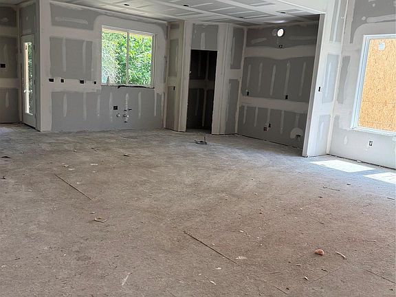 4th image of 110 Harvey Blvd