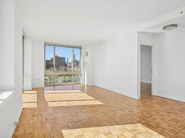 888 Main Street image 7 of 40