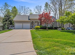 8767 Dog Leg Rd, Sherrills Ford, NC 28673