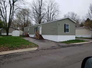 126 Hosner Dr, Oxford, MI 48371
