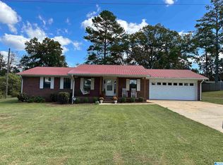 135 Reaves Dr, Munford, AL 36268