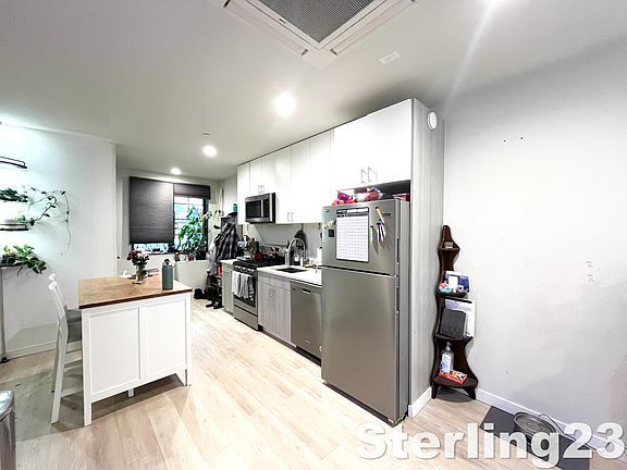 3rd image of 25-34 22nd St #1