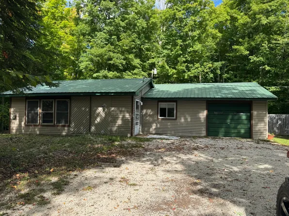 W17136 Us Highway 2, Gould City, MI 49838